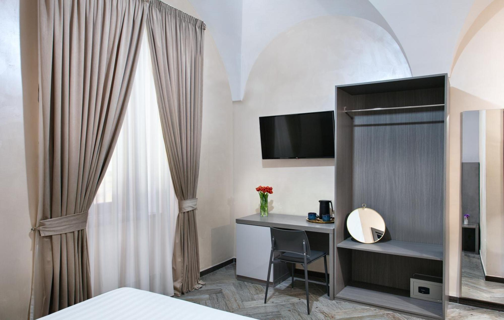 Toledo Lifestyle Hotel Napels Buitenkant foto