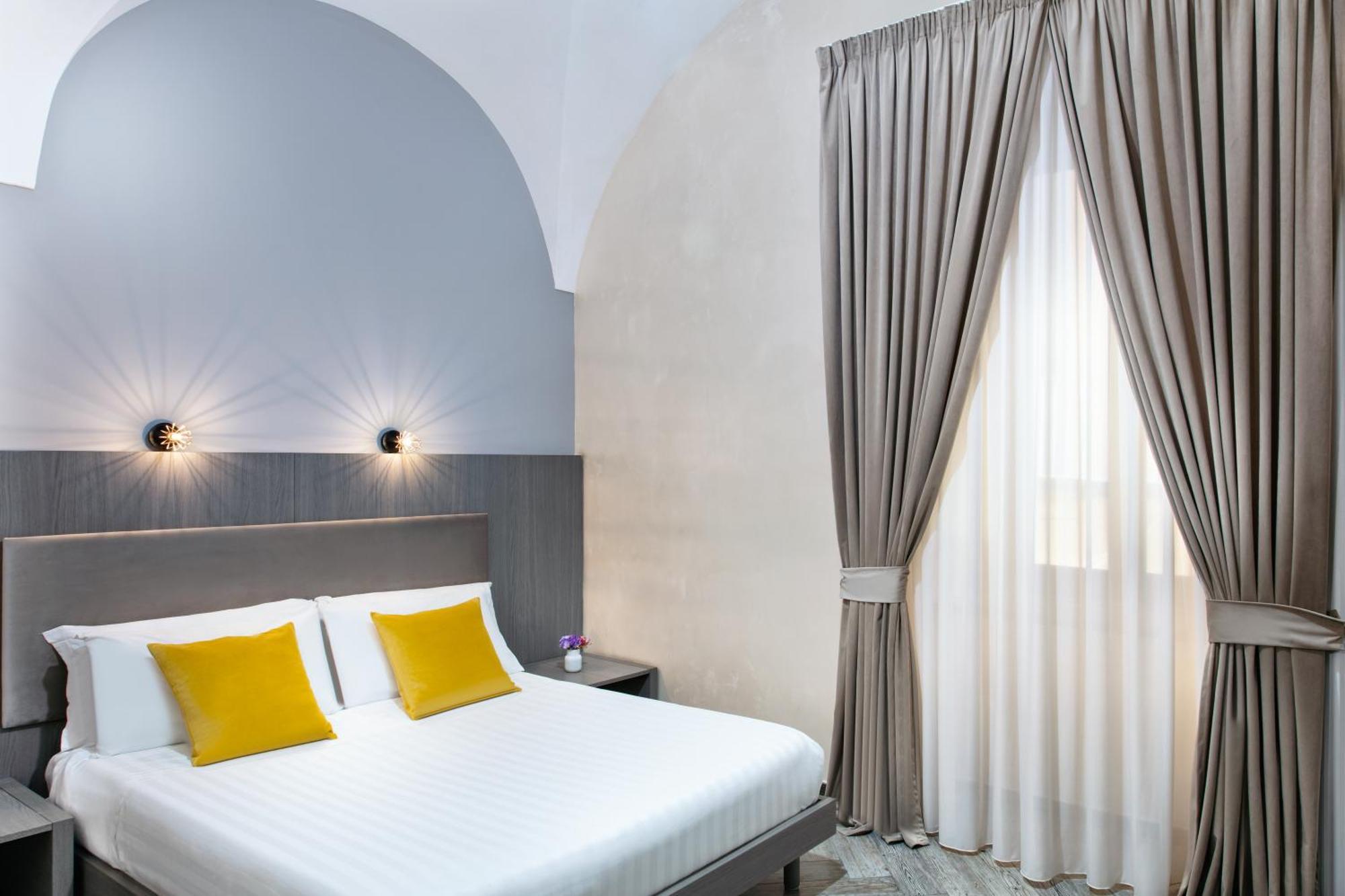 Toledo Lifestyle Hotel Napels Buitenkant foto