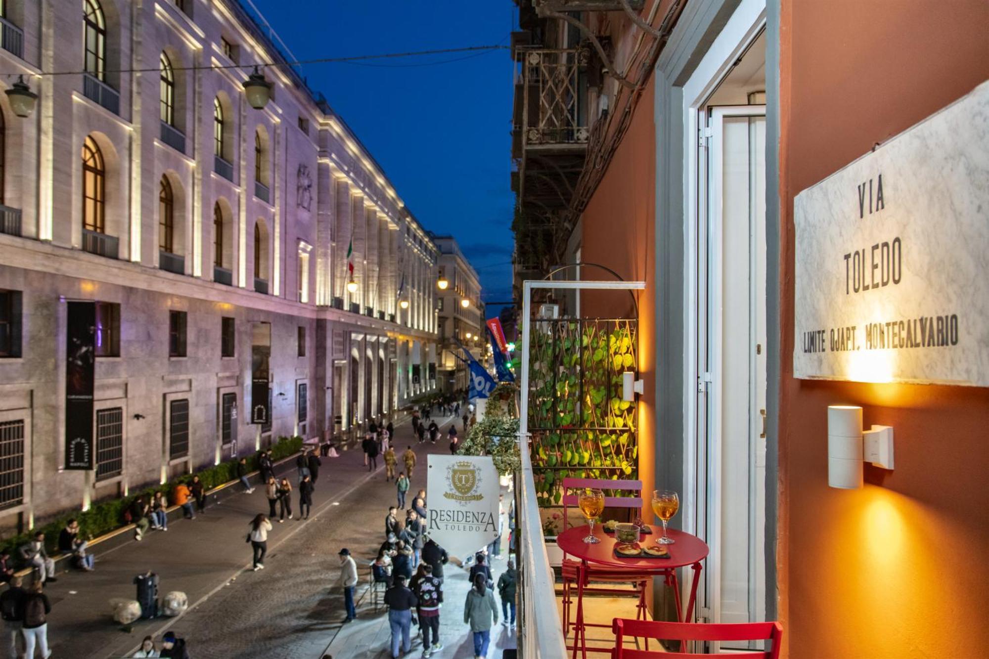 Toledo Lifestyle Hotel Napels Buitenkant foto